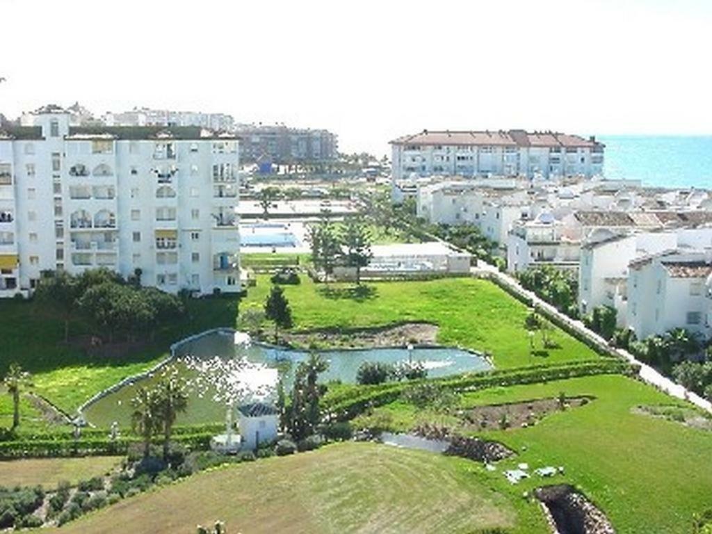 Apto. Urbanizacion Laguna Beach, 1ª Linea De Playa Торрокс-Коста Экстерьер фото